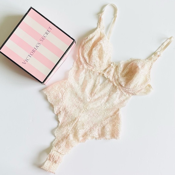 Victoria's Secret Other - Vintage Victoria’s Secret 34B cream lace bodysuit